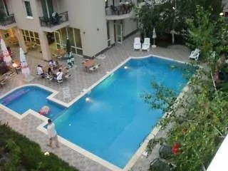 Family Aurelia סאני ביץ'