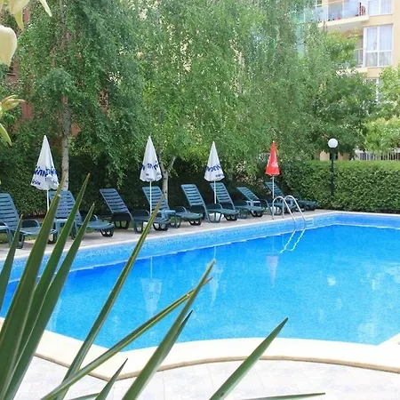Family Aurelia 3* סאני ביץ'